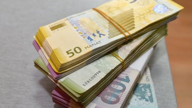 Azərbaycanda pul bazası 4 milyard manata yaxın artdı