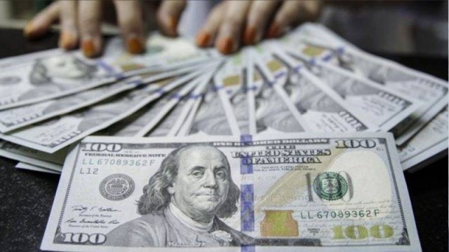 Banklar dolların alış qiymətini qaldırdı, satışı sabit qaldı