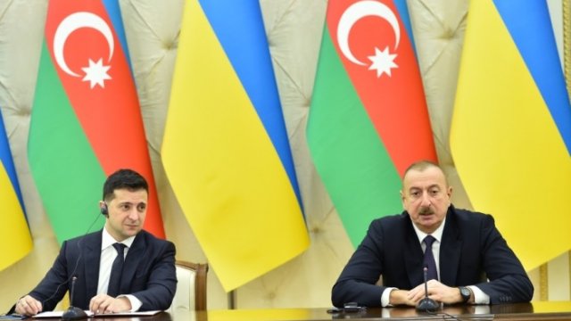 İlham Əliyev və Zelenski mətbuata bəyanatlarla çıxış etdi
