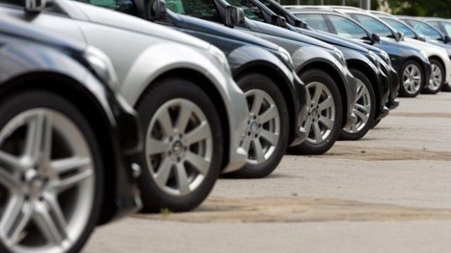 2450 manatdan obyektlər, 1500 manatdan avtomobillər satışa çıxarılır - FOTO