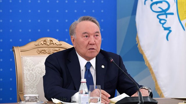 Nazarbayevin kürəkənləri işdən çıxarıldı
