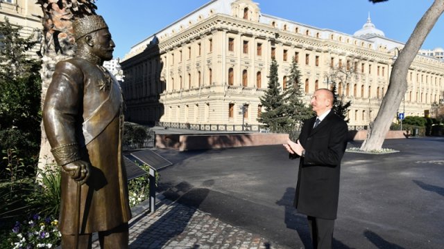 Prezident Hacı Zeynalabdin Tağıyevin abidəsinin açılışında iştirak etdi (FOTO/YENİLƏNİB)
