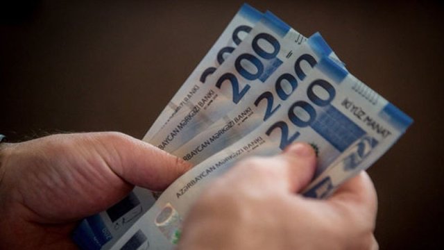 Bu şəxslərin maaşı ARTIRILDI