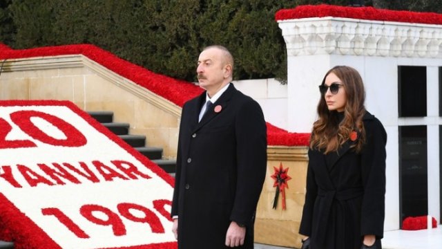 İlham Əliyev və xanımı Şəhidlər xiyabanını ziyarət etdi - YENİLƏNİB