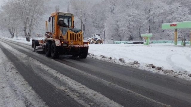 İsmayıllı-Qəbələ yolu buz BAĞLADI