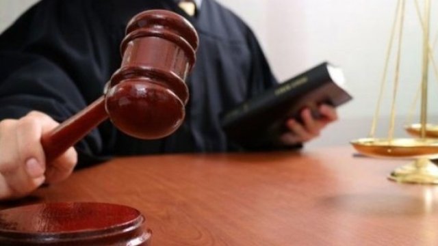 BDU-nun sabiq kafedra müdirinə qarşı dələduzluq edən şəxsə HÖKM OXUNDU