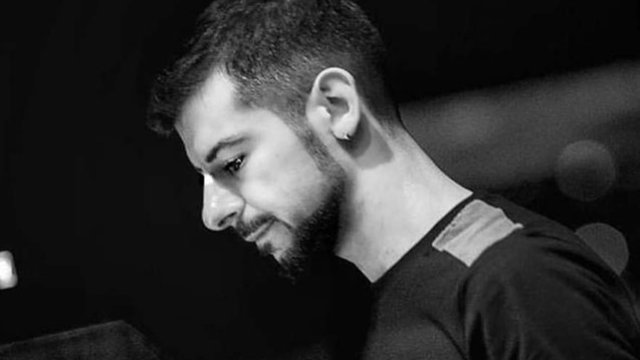 Azərbaycanlı musiqiçi intihar etdi - FOTO