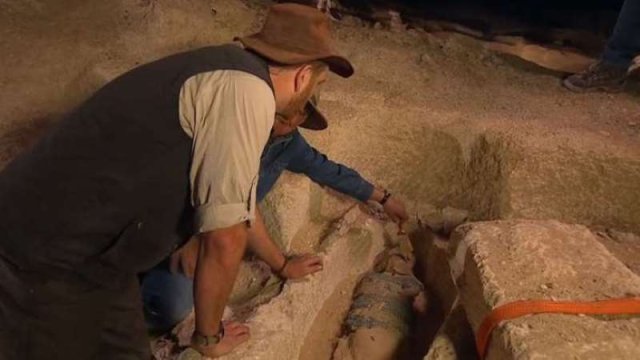 Misirdə “Lənətlənmiş” məzarı açdılar: 2000 ildir ananın qarnında...xa0- FOTOLAR