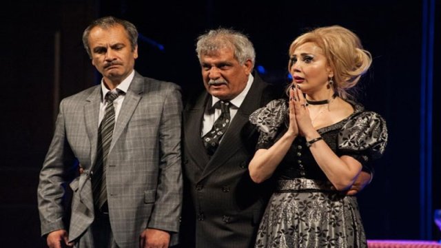 “AzDrama”da COVID-19-a yoluxma artdı, teatr bağlandı