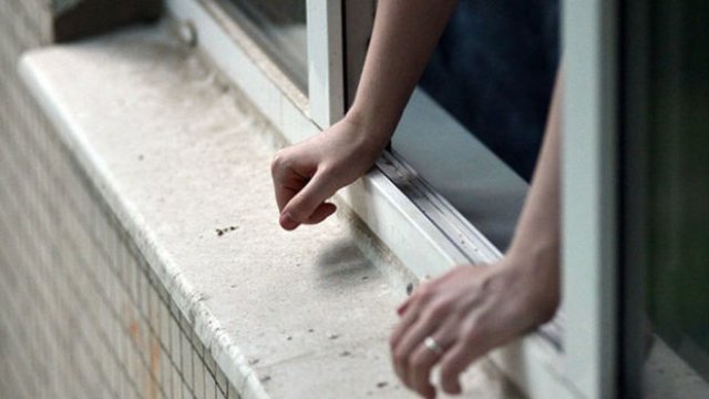 Bakıda 17 yaşlı qız 9-cu mərtəbədən yıxılaraq ÖLDÜ