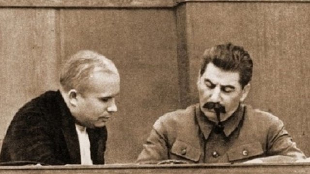 Oğluna görə Stalinin qarşısında diz çökən Xruşovun qisas əməliyyatı - Nə baş vermişdi?