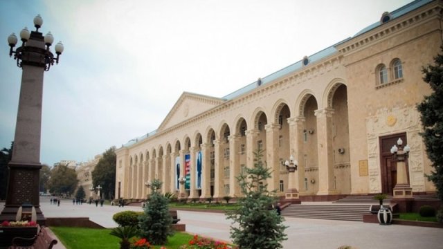 İcra Hakimiyyəti 5 milyonluq yol cizgi boyası alır - Müəmmalı satınalma