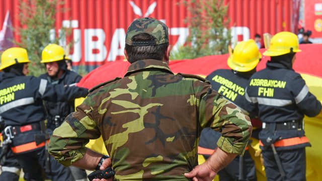 Sumqayıtda mebel mağazasında YANĞIN