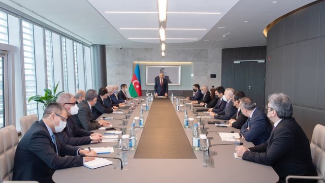 Nazir müavinləri kollektivə təqdim olundu