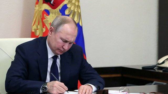 Putin qondarma Donetsk və Luqanskın müstəqilliyini tanıdı