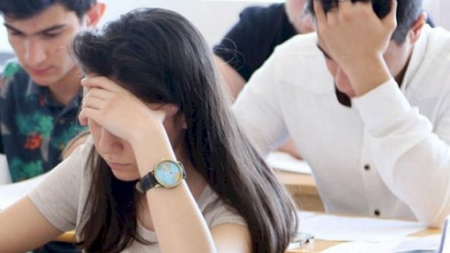 Ali məktəblərə qəbul qaydaları dəyişdi