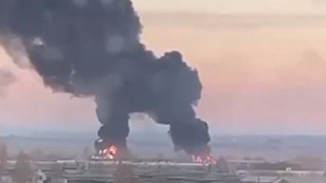 Xarkovda hərbi aerodrom vuruldu - VİDEO