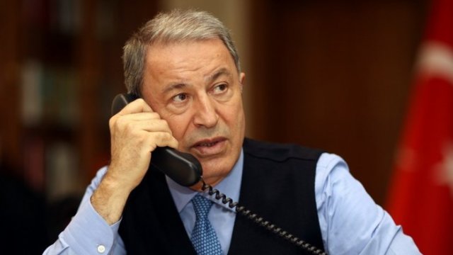 Hulusi Akar ukraynalı həmkarı ilə danışdı