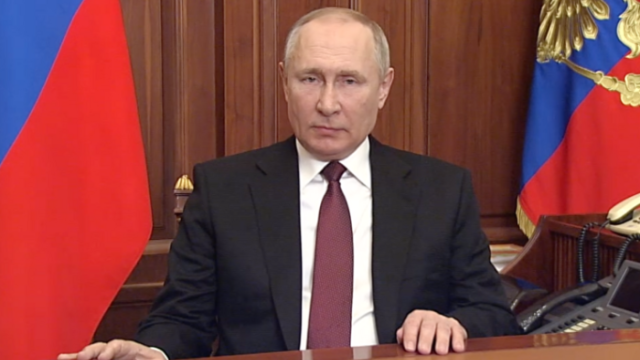 Putin Ukrayna hərbçilərini hakimiyyəti ələ almağa çağırdı