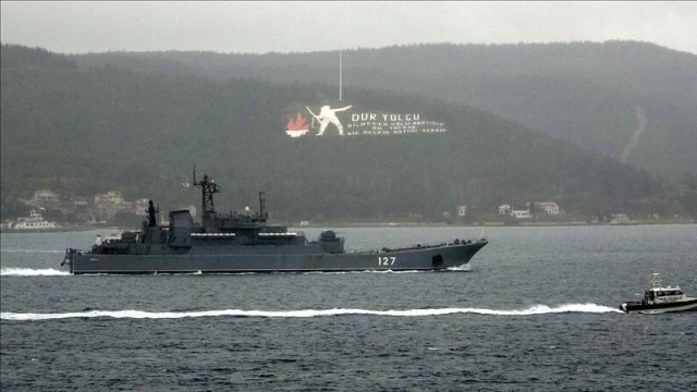 Türkiyə iki boğazı Rusiya döyüş gəmiləri üçün bağladı