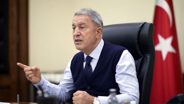 Hulusi Akar ukraynalı həmkarı ilə danışdı