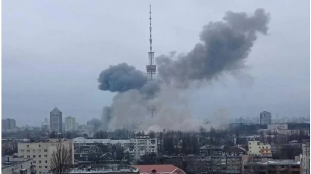 Kiyevdə teleqüllə vuruldu - VİDEO
