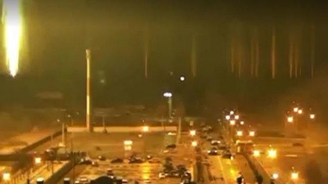 Zaporejye AES-ə hücum anının görüntüləri yayıldı - VİDEO