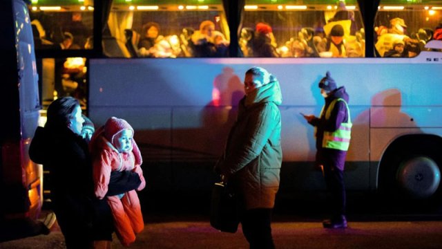 Ukraynada humanitar atəşkəs başladı