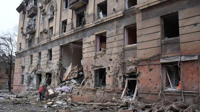 Bombalanmış Mariupol peykdən belə görünür - VİDEO