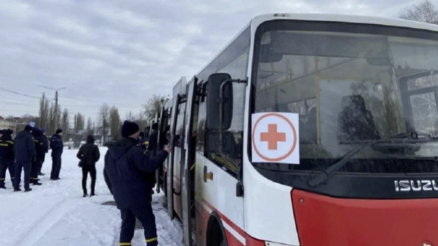Ruslar təxliyə olunan qadın və uşaqlara atəş açıb - Ölənlər var