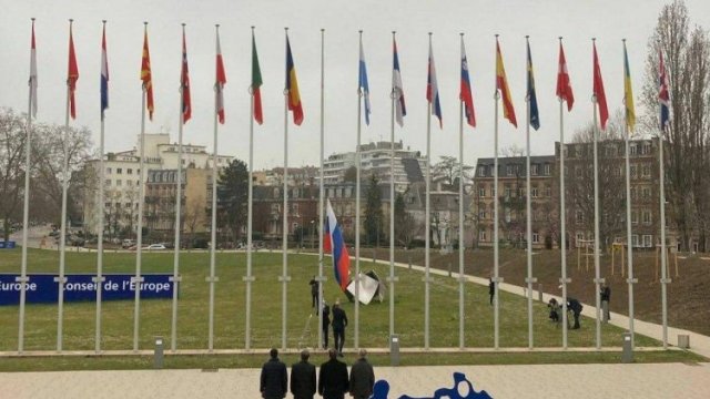 Rusiya Avropa Şurasından ÇIXARILDI