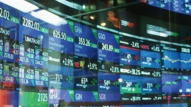 Moskva birjası fəaliyyətini bərpa edir