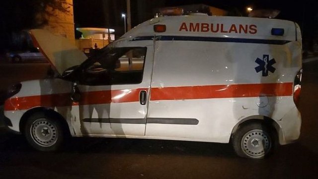 Azərbaycanda təcili tibbi yardım avtomobili qəzaya düşdü, sürücü yaralandı