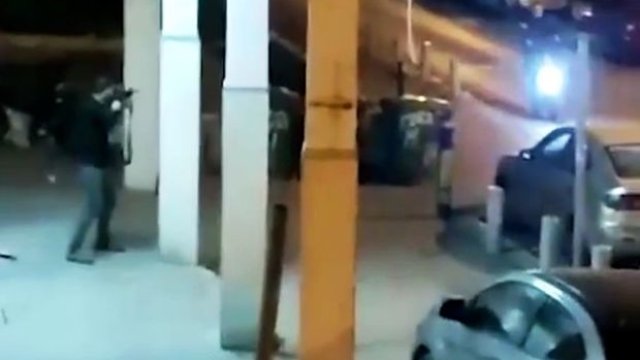 İsraildə naməlum şəxs insanlara atəş açıb: Ölənlər var - VİDEO