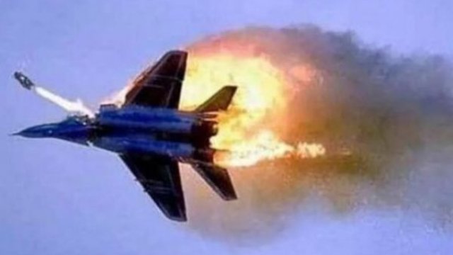 Ruslar Ukraynada öz təyyarələrini vurur, texnikasını dağıdır - Britaniya kəşfiyyatı