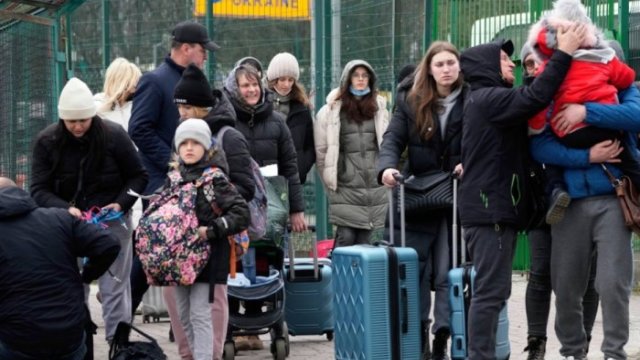 4 milyondan çox qaçqın Ukraynadan qonşu ölkələrə gedib