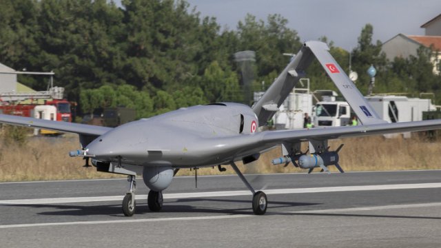 Türkiyə Ukraynaya 60 milyonluq hərbi texnika satıb