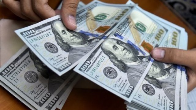 Dollar yeni həftəyə belə başlayacaq