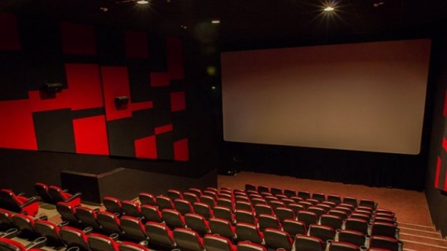 Bekmambetovun kukla teatrında debütü Park Cinema Metroparkda - FOTO