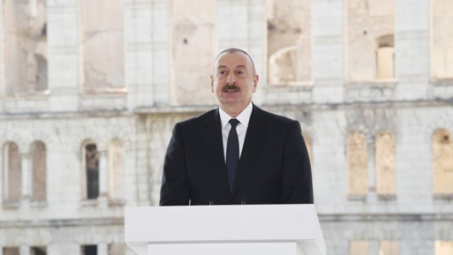 “Bu qurultayın adı Zəfər qurultayıdır və bu, təbiidir” - Prezident