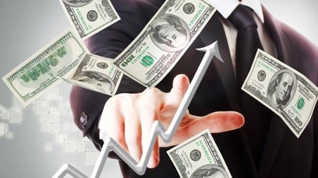 DOLLAR BAHALAŞMAQDA DAVAM EDİR - Azərbaycana ciddi mənfi təsiri olacaq?