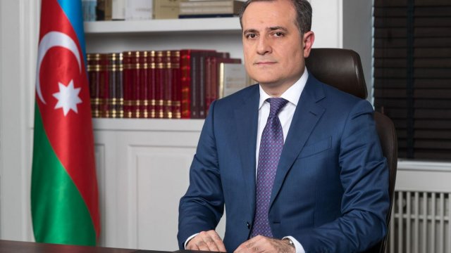 Bayramov Mirzoyanla nələri müzakirə edib?