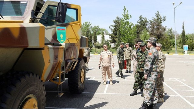 Hərbi attaşelər hərbi hissəni ziyarət etdi - FOTOLAR