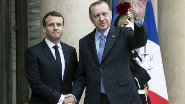 Ərdoğan Makronla danışdı