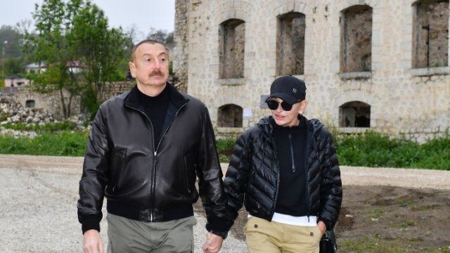 Prezident və birinci xanım Şuşaya getdi - YENİLƏNİB