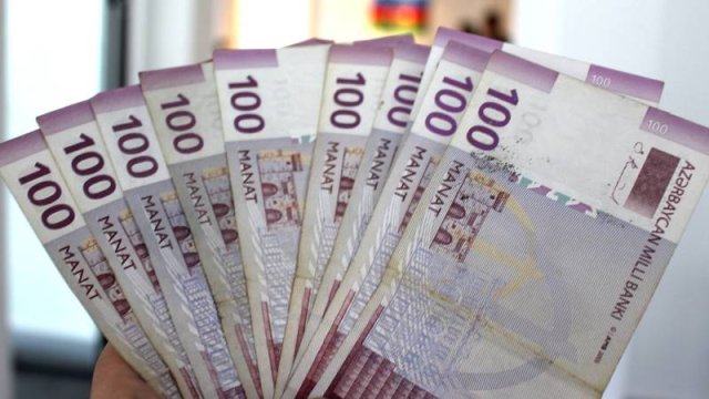 Orta əmək haqqı 800 manatı keçdi