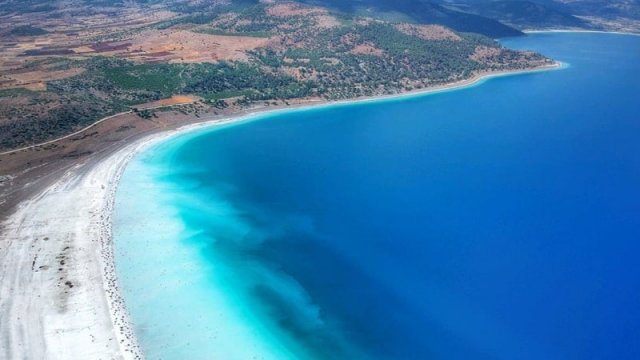 Türkiyənin ən dərin gölü: Salda gölü bu xəstəliklərə şəfadır - FOTO