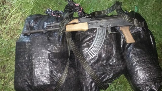 Narkotik qaçaqmalçıları Azərbaycan sərhədçilərinə atəş açıb, saxlanılan var - FOTO