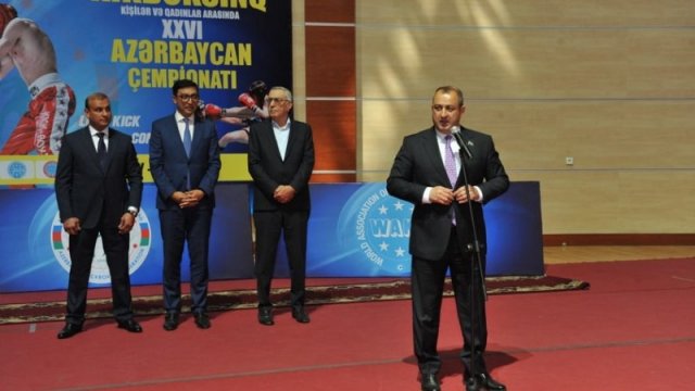 Adil Əliyev: 