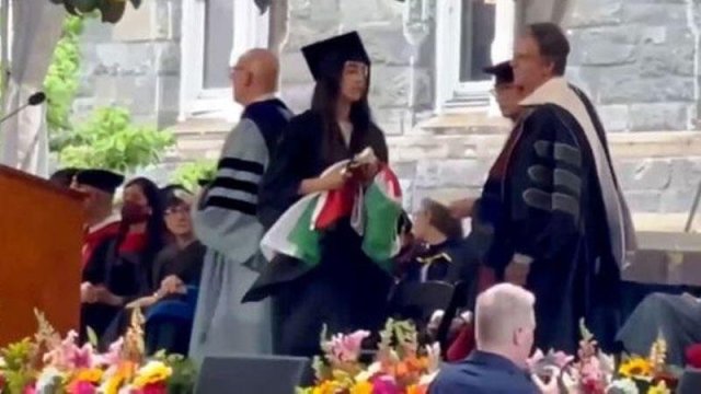 Fələstinli tələbə Blinkenlə salamlaşmadı - VİDEO